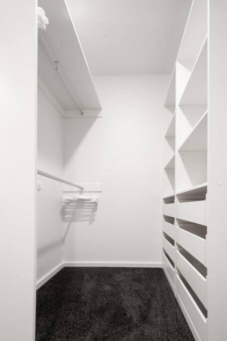 Central Modern 2 Bedroom With Wifi 朗塞斯顿 外观 照片