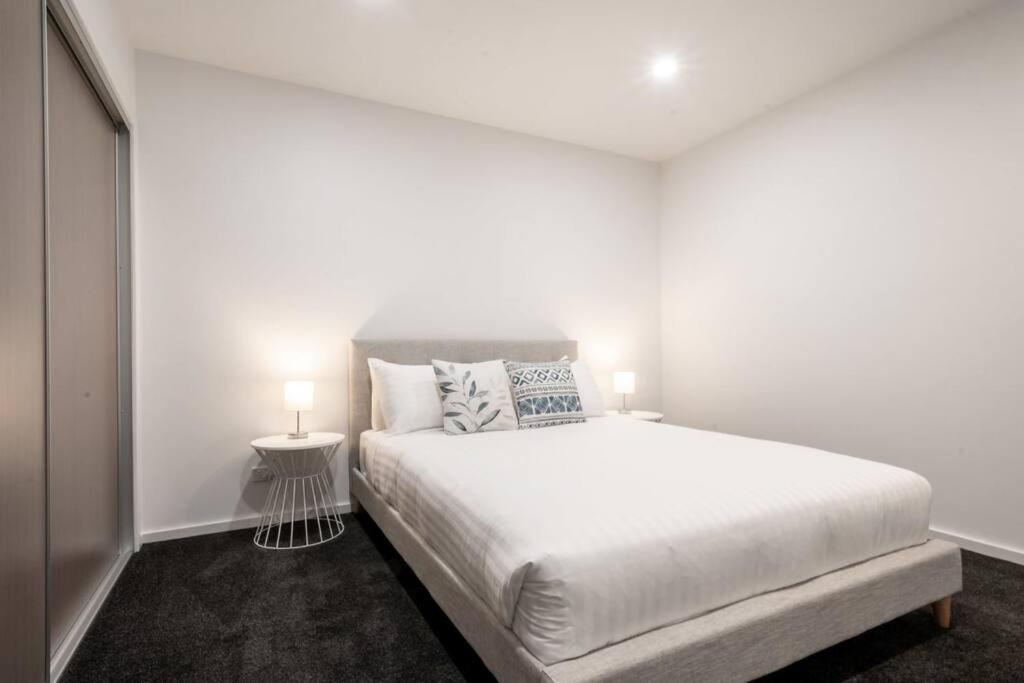Central Modern 2 Bedroom With Wifi 朗塞斯顿 外观 照片