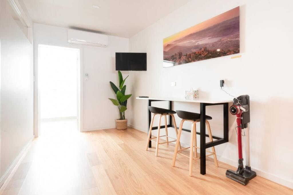 Central Modern 2 Bedroom With Wifi 朗塞斯顿 外观 照片
