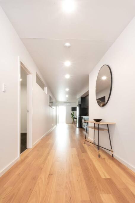 Central Modern 2 Bedroom With Wifi 朗塞斯顿 外观 照片